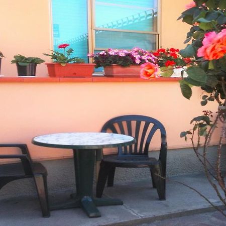 A Casa Doina Airport2 Bed & Breakfast Pisa Exterior foto