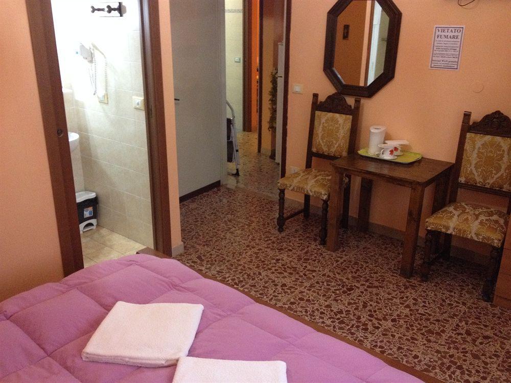 A Casa Doina Airport2 Bed & Breakfast Pisa Exterior foto