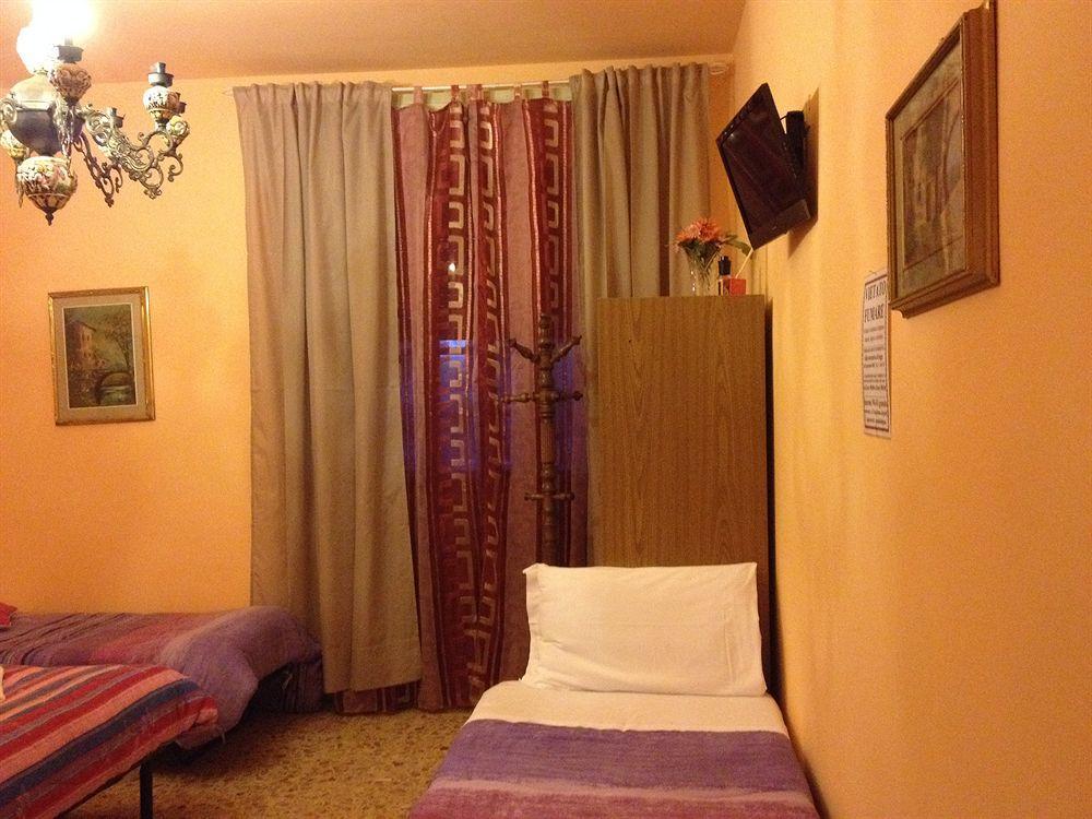 A Casa Doina Airport2 Bed & Breakfast Pisa Exterior foto