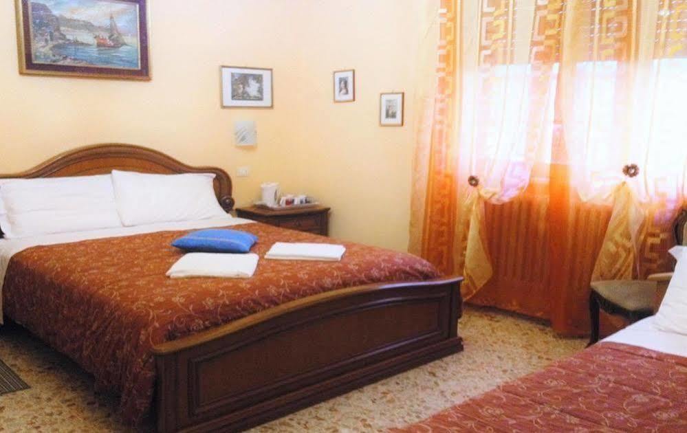 A Casa Doina Airport2 Bed & Breakfast Pisa Exterior foto