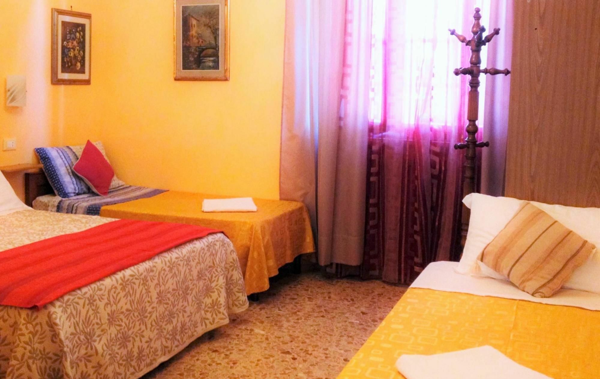 A Casa Doina Airport2 Bed & Breakfast Pisa Exterior foto